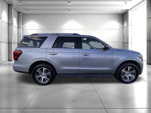 Used 2024 Ford Expedition Limited image 8