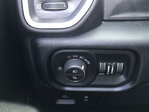 Used 2019 RAM 1500 Big Horn AWD/4WD image 15
