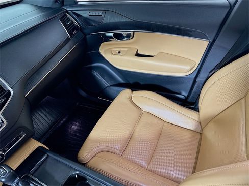 Used 2021 Volvo XC90 T6 Inscription w/ Advanced Package image 23