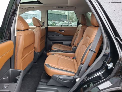 Certified 2023 Nissan Pathfinder Platinum image 12