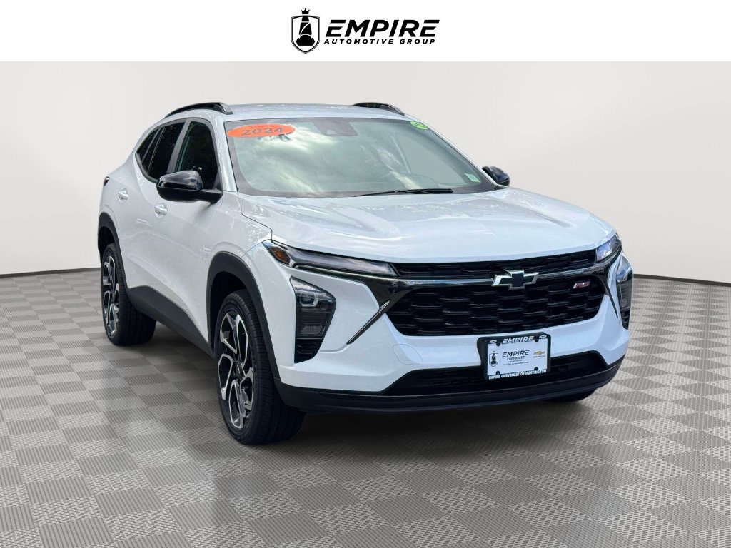 Used 2024 Chevrolet Trax RS w/ Driver Confidence Package FWD image 1