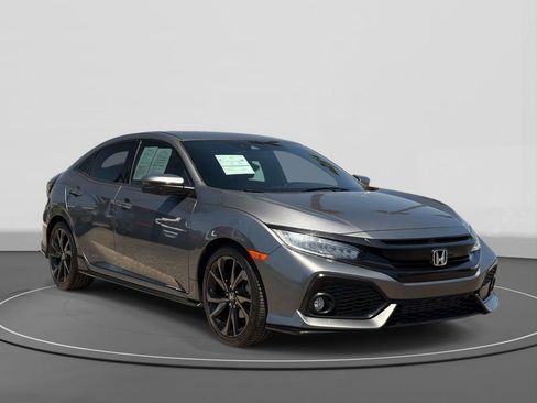 Used 2018 Honda Civic Sport Touring image 4