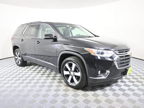 Used 2020 Chevrolet Traverse LT w/ LT Premium Package image 9