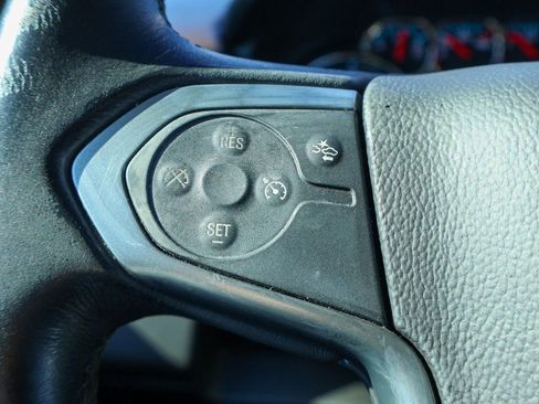 Used 2018 Chevrolet Suburban LT image 13