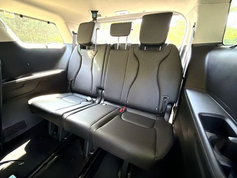 New 2026 Kia Carnival SX w/ SX Dark Edition Package FWD image 31