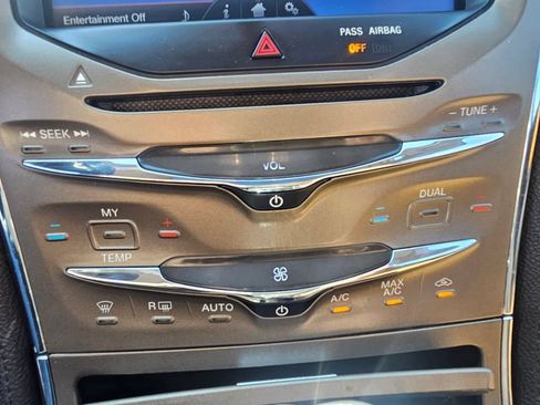 Used 2014 Lincoln MKX AWD w/ Equipment Group 102A image 16