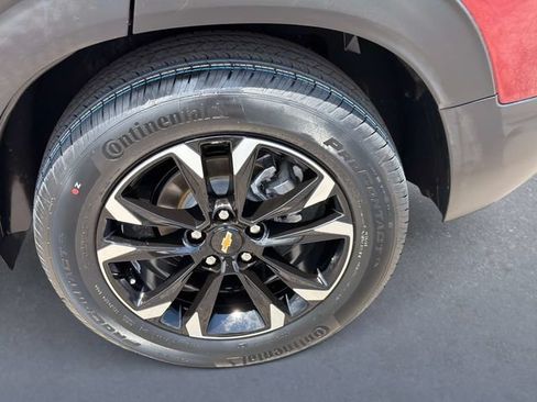 Used 2022 Chevrolet TrailBlazer LT w/ Confidence II Package FWD image 10
