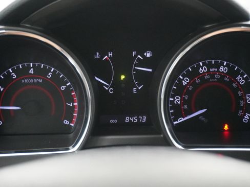 Used 2013 Toyota Highlander SE FWD image 19