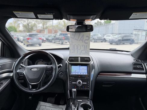 Used 2017 Ford Explorer Platinum AWD/4WD image 12