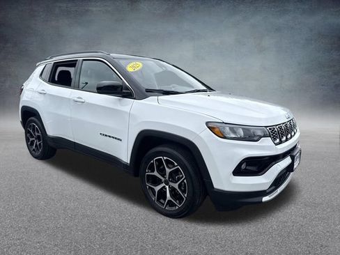 Used 2025 Jeep Compass Limited AWD/4WD image 4