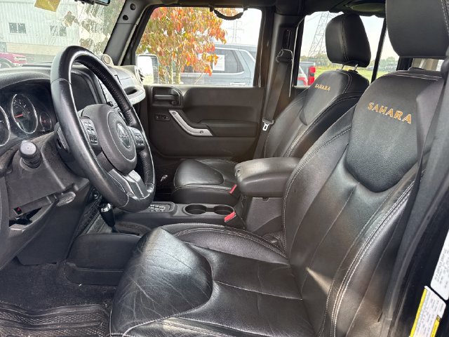 Used 2014 Jeep Wrangler Unlimited Sahara w/ Dual Top Group AWD/4WD image 16