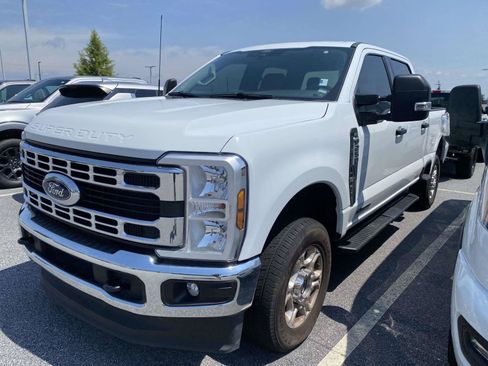 Used 2026 Ford F250 XLT AWD/4WD image 3