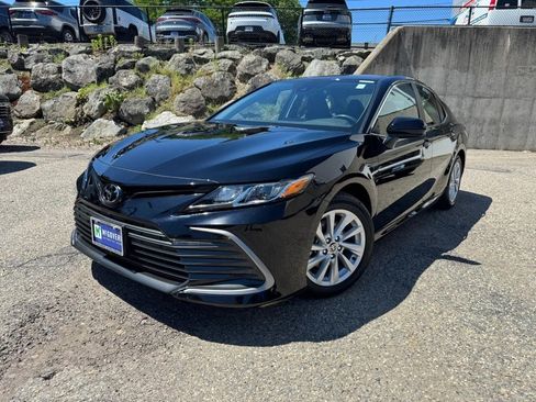 Used 2024 Toyota Camry LE AWD/4WD image 2