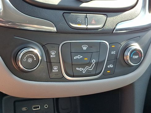Used 2024 Chevrolet Equinox LS FWD image 15