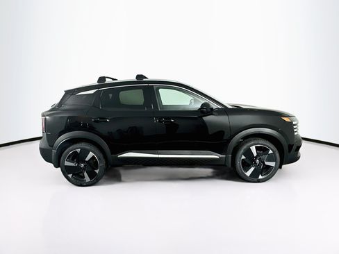 Used 2026 Nissan Kicks SR w/ Cold Weather Package FWD image 10