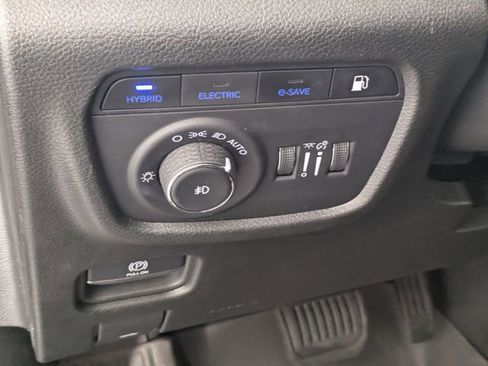 Used 2024 Jeep Grand Cherokee Trailhawk AWD/4WD image 15