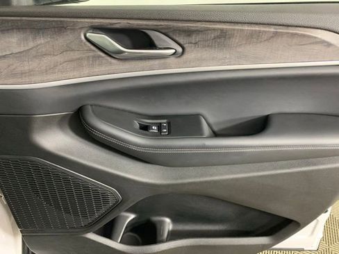 Used 2023 Jeep Grand Cherokee Limited image 31