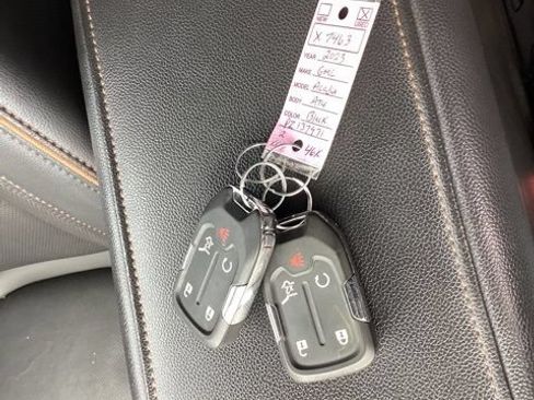 Used 2023 GMC Acadia AT4 w/ Technology Package AWD/4WD image 27