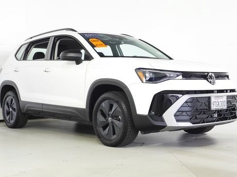Certified 2025 Volkswagen Taos S FWD image 4