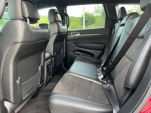 Used 2022 Jeep Grand Cherokee Laredo X AWD/4WD image 4