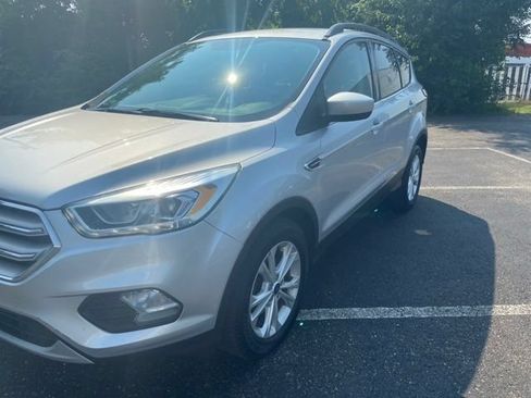 Used 2018 Ford Escape SEL FWD image 2