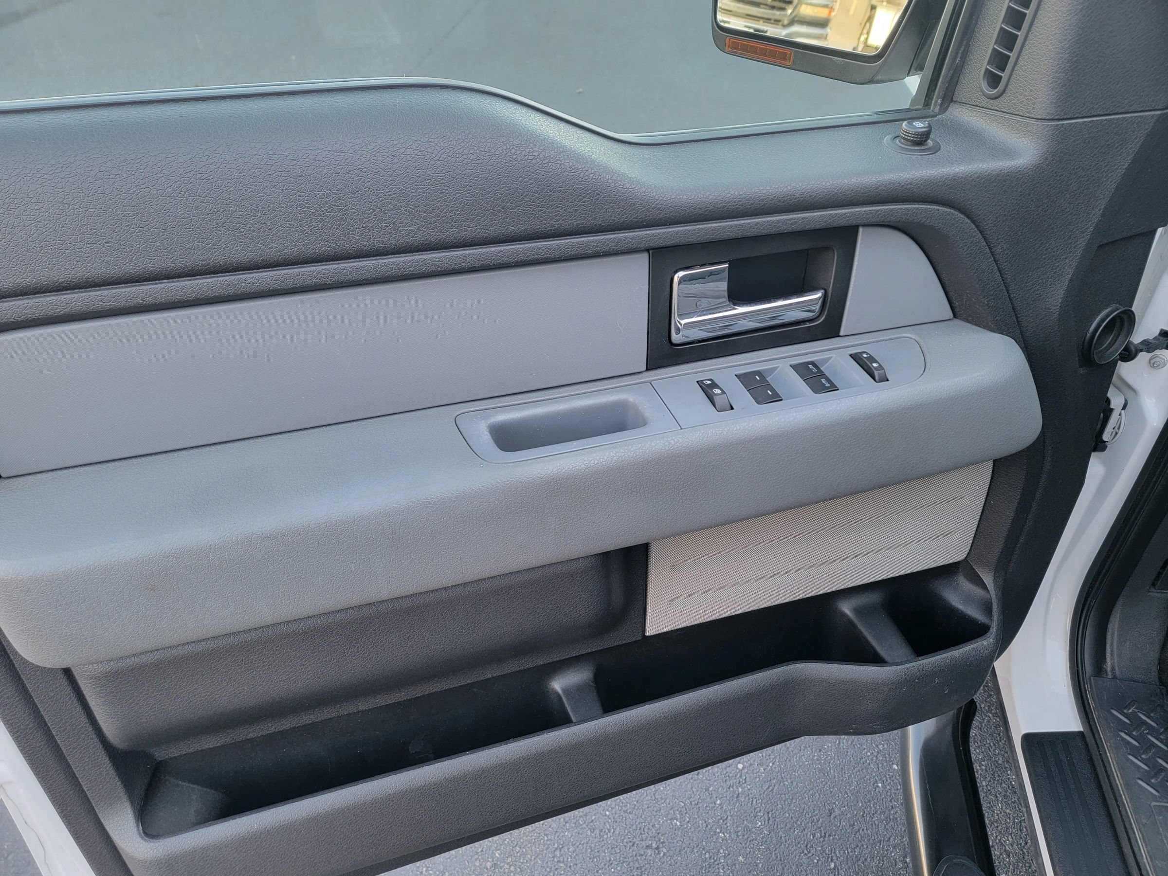 Used 2014 Ford F150 XLT w/ Equipment Group 301A Mid AWD/4WD image 21