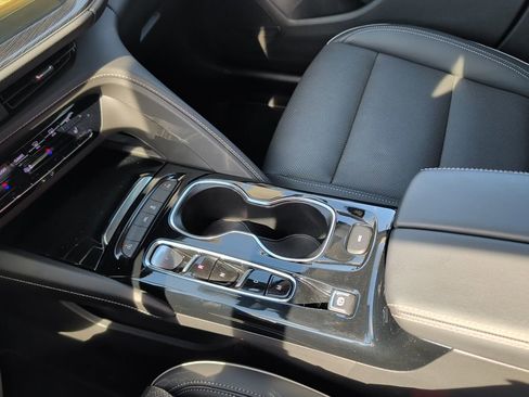 Used 2023 Buick Envision Essence image 23