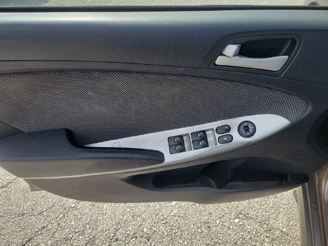 Used 2014 Hyundai Accent GS FWD image 15