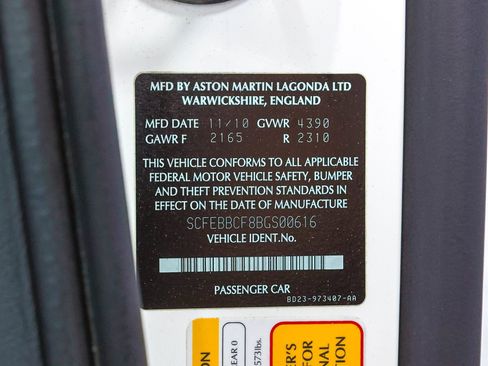 Used 2011 Aston Martin V12 Vantage Coupe image 43