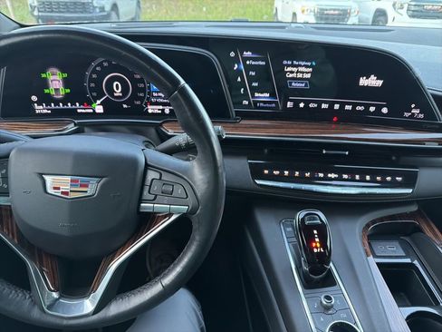 Used 2022 Cadillac Escalade Premium Luxury w/ LPO, Illumination Package image 15