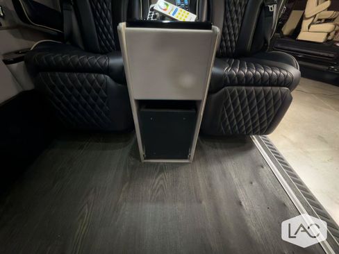 Used 2018 Mercedes-Benz Sprinter 2500 image 23