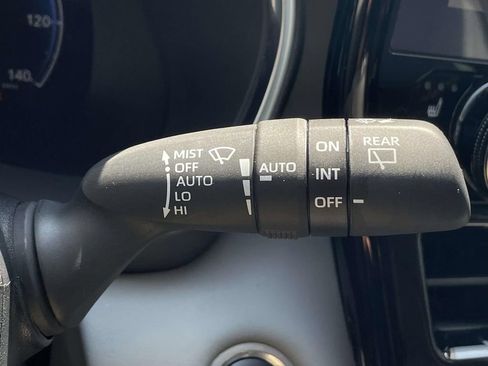 Used 2024 Toyota Highlander Platinum FWD image 23