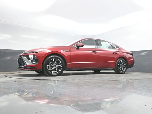 Used 2025 Hyundai Sonata SEL FWD image 36