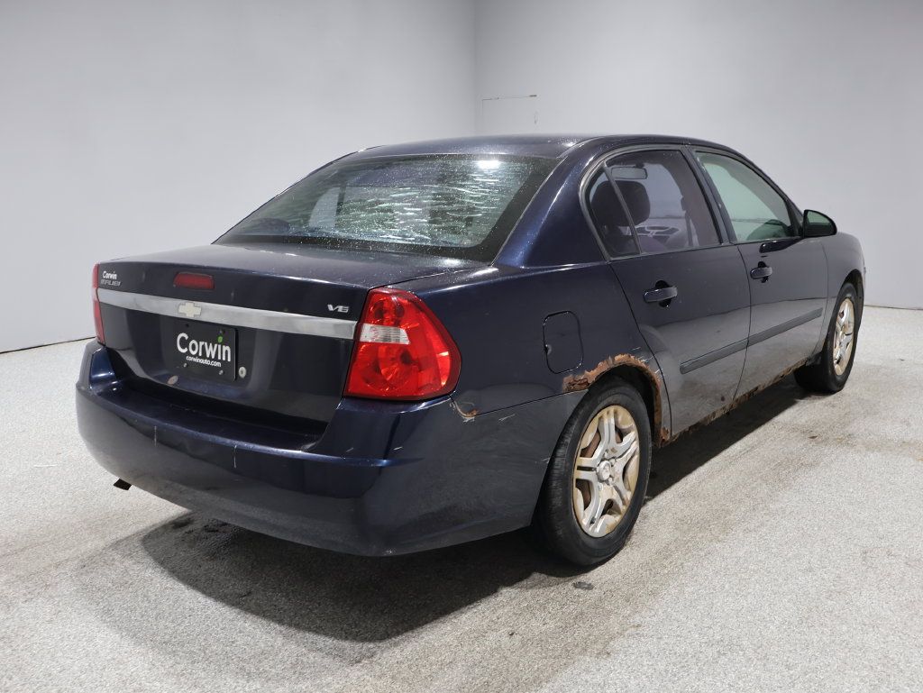 Used 2005 Chevrolet Malibu V6 w/ Preferred Equipment Group FWD image 11