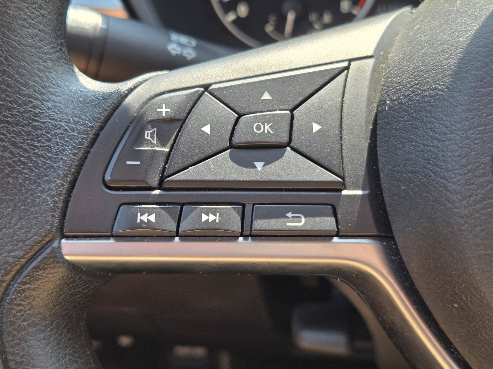 Used 2025 Nissan Altima 2.5 SV FWD image 22