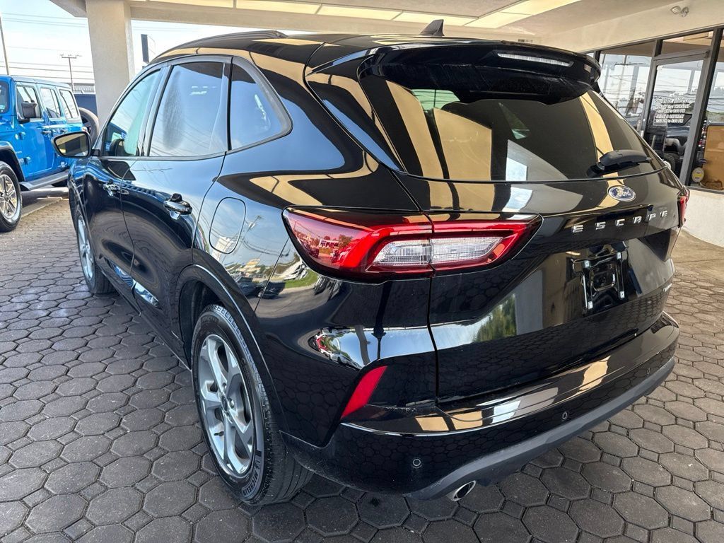 Certified 2024 Ford Escape ST-Line w/ Tech Pack #1 AWD/4WD image 8
