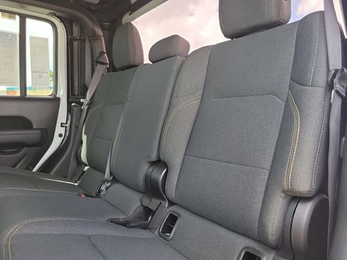 Certified 2025 Jeep Gladiator Sport image 11