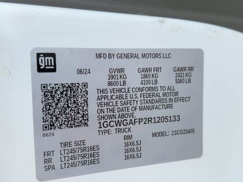 Used 2024 Chevrolet Express 2500 w/ Driver Convenience Package image 20