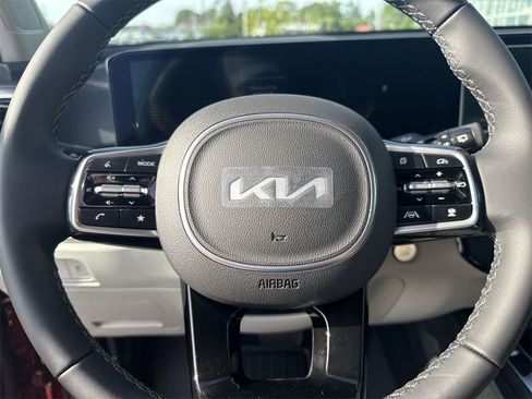 New 2025 Kia Sorento S image 17