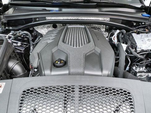 New 2026 Porsche Macan Turbo AWD/4WD image 36
