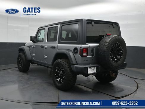 Used 2018 Jeep Wrangler Unlimited Sport AWD/4WD image 8
