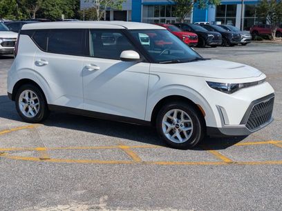 Used 2024 Kia Soul LX w/ Option Group 015
