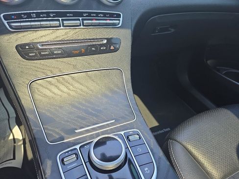 Used 2017 Mercedes-Benz GLC 300 w/ Premium 1 Package image 22