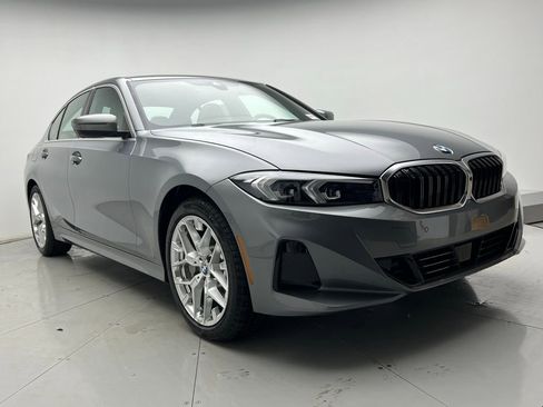 Used 2026 BMW 330i Sedan w/ Premium Package RWD image 2