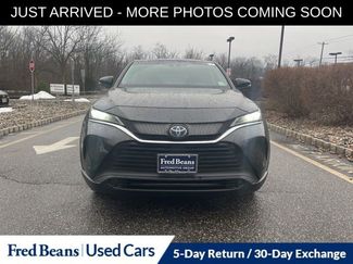 Used 2021 Toyota Venza LE video 2