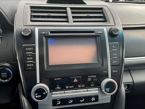 Used 2014 Toyota Camry SE w/ Moonroof Package FWD image 14