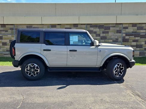 New 2026 Ford Bronco Outer Banks AWD/4WD image 7
