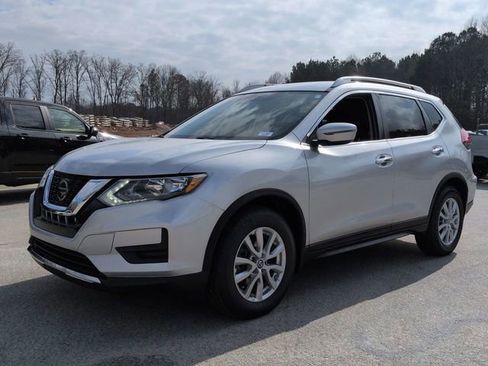 Used 2020 Nissan Rogue SV image 7