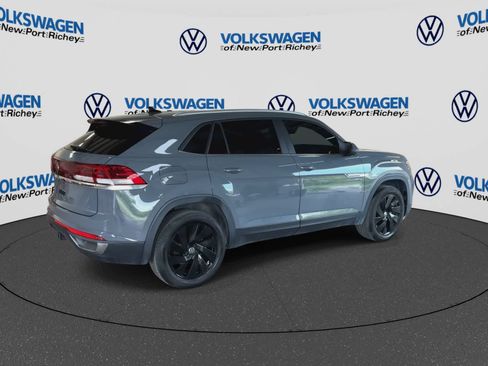 Used 2024 Volkswagen Atlas Cross Sport SE FWD image 8