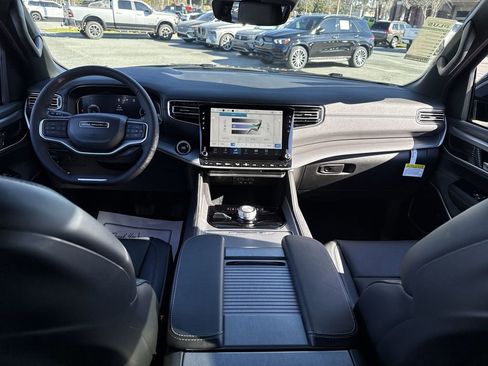 New 2026 Jeep Grand Wagoneer L w/ Premium Group I image 27